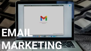 foto de computadora que tiene abierto el gmail